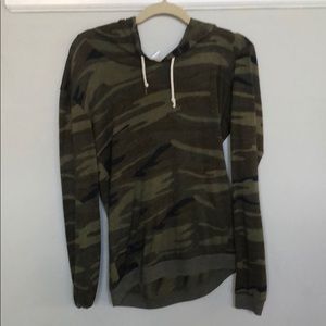 Women’s lightweight sweatshirt